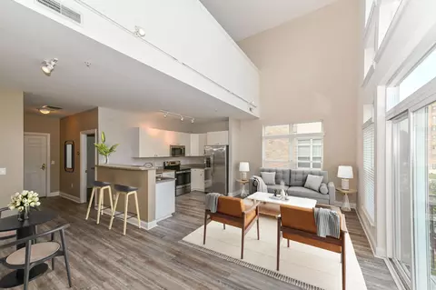 1550 N Warren #313, Milwaukee, WI 53202