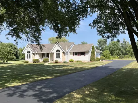 n6354 Paradise Drive, Spring Prairie, WI 53105