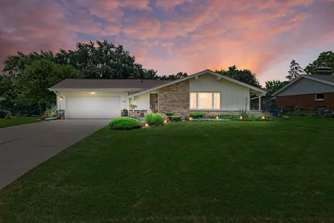 12725 W Brentwood, New Berlin, WI 53151