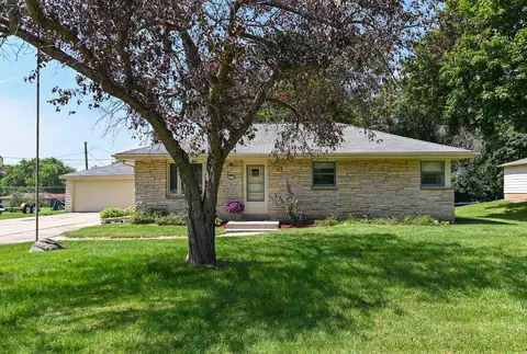 4915 S 68th, Greenfield, WI 53220