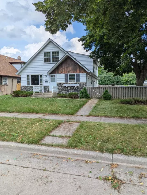 5632 N 97th #A, Milwaukee, WI 53225