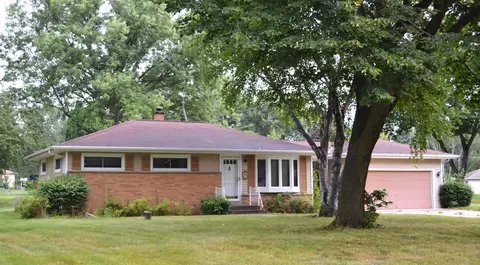 18100 W Michaels, New Berlin, WI 53146