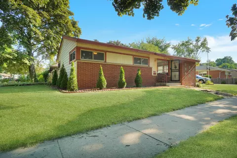 8509 W Ruby, Milwaukee, WI 53225