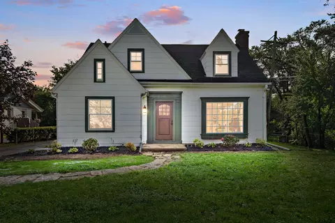7326 N Port Washington, Glendale, WI 53217
