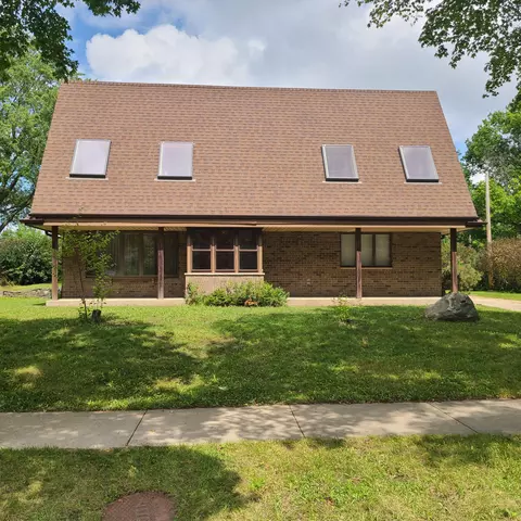 2116 W Grange, Milwaukee, WI 53221