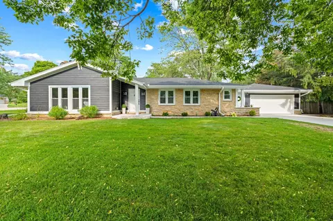 8684 N Seneca, Fox Point, WI 53217