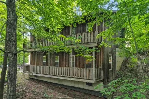 8981 Hillcrest, Farmington, WI 53021