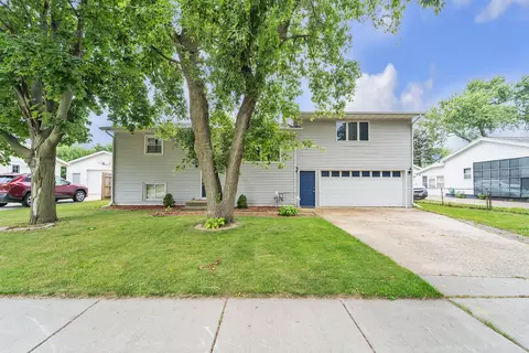 2228 S Osborne, Janesville, WI 53545