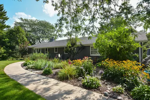1358 Cedar Crk, Cedarburg, WI 53024