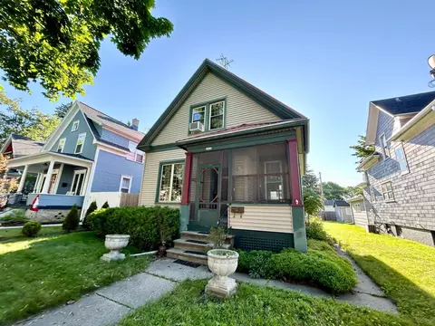 2009 N 10th, Sheboygan, WI 53081