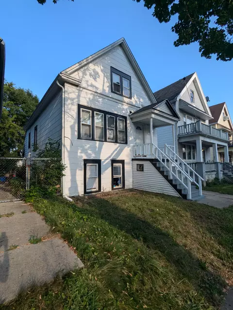 2454 S 10th, Milwaukee, WI 53215