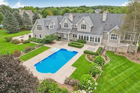 3279 Waterleaf, Hartland, WI 53029