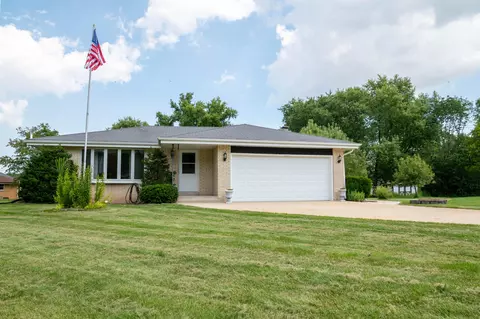 5136 S 44th, Greenfield, WI 53220