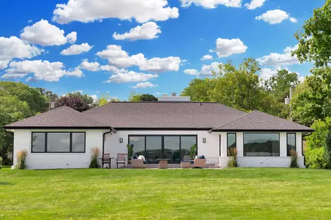 n23w28234 Beach Park, Delafield, WI 53072