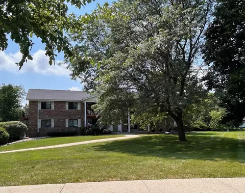 6401 W Dodge #102, Milwaukee, WI 53220