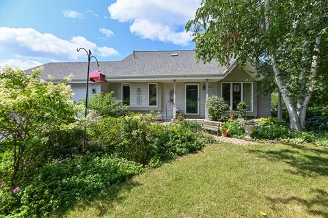 w343n6957 E Cir, Oconomowoc, WI 53066