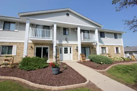 788 S S Riv #5, West Bend, WI 53095