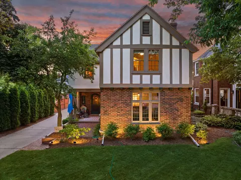 4423 N Stowell, Shorewood, WI 53211