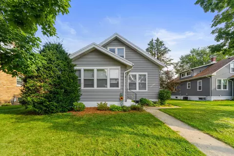 416 Orchard, Burlington, WI 53105