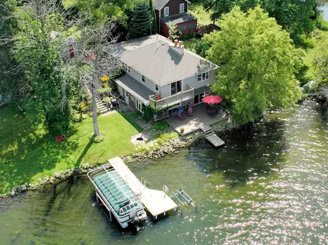 6610 Heidelberg, Waterford, WI 53185