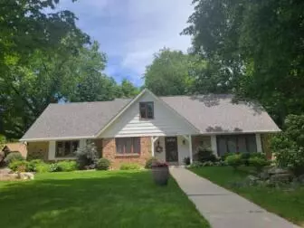 w222n2842 Foxwood, Waukesha, WI 53186