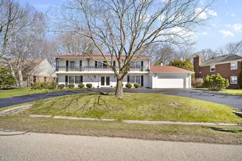 8332 N Indian Crk, Fox Point, WI 53217