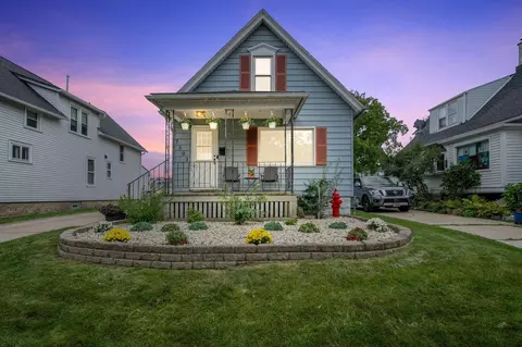 7303 St James, Wauwatosa, WI 53213