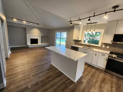 5785 Rochelle, Greendale, WI 53129