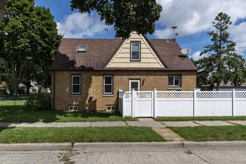3000 N 79th, Milwaukee, WI 53222