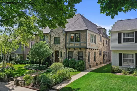 5111 N N Lk, Whitefish Bay, WI 53217