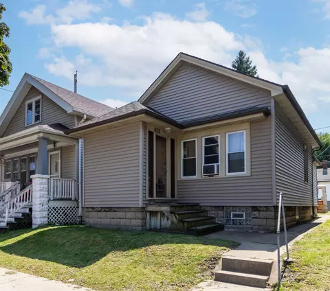 925 W Maple, Milwaukee, WI 53204