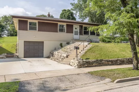 1528 Irving, Waukesha, WI 53188