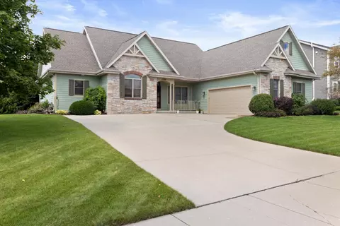 1724 Highlandview, West Bend, WI 53095