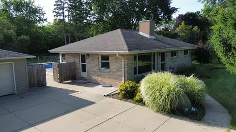8501 S 42nd, Franklin, WI 53132