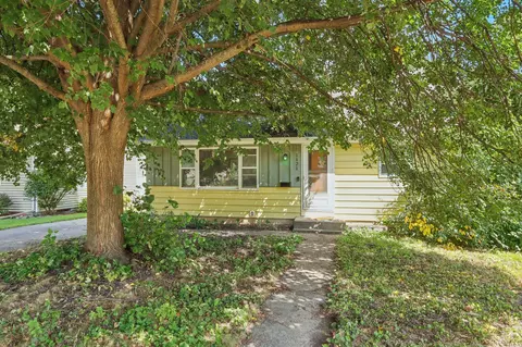 1121 Westowne, Waukesha, WI 53188