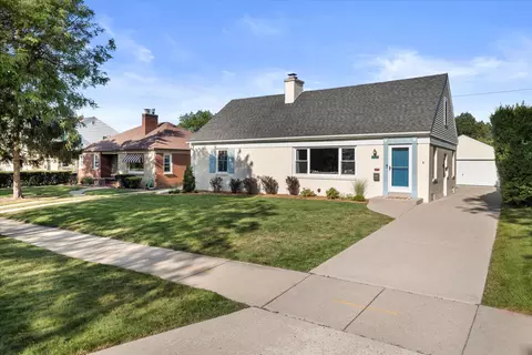 222 N 89th, Wauwatosa, WI 53226