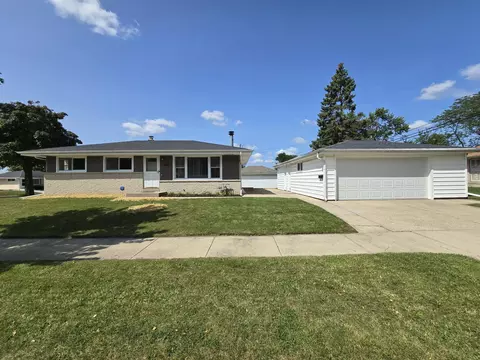 6453 N 81st, Milwaukee, WI 53223