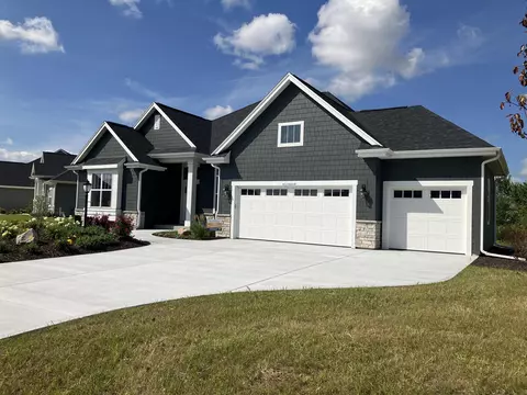 w221n4618 Timber #LT 153, Pewaukee, WI 53072