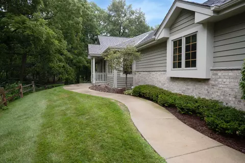 4040 S Wildcat, Greenfield, WI 53228