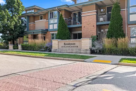 15295 W Library #212, New Berlin, WI 53151