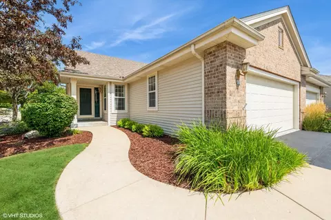 835 Sweetbriar, Elkhorn, WI 53121