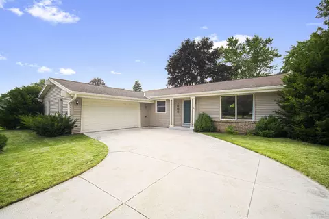 1808 Cottonwood, Waukesha, WI 53189