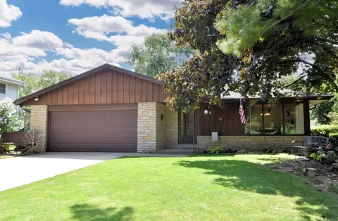 1637 Marshall, South Milwaukee, WI 53172
