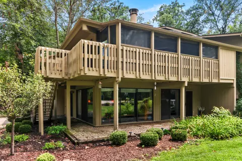 503 Tam Oshanter #A, Fontana, WI 53125