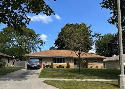 n74w6956 Walnut, Cedarburg, WI 53012