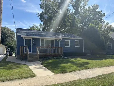 337 W 2nd, Oconomowoc, WI 53066
