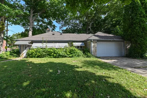 1804 E Norwich, Milwaukee, WI 53207