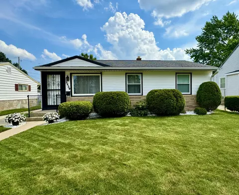 2439 W Warnimont, Milwaukee, WI 53221