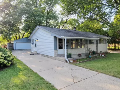 1115 S 96th, West Allis, WI 53214