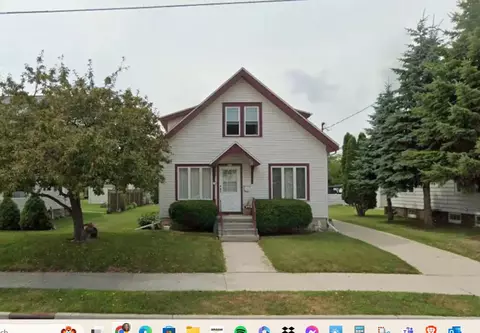 950 S 29th, Manitowoc, WI 54220